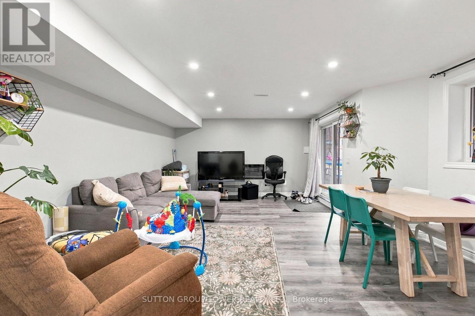 32 CYPRUS GLEN - Image 36