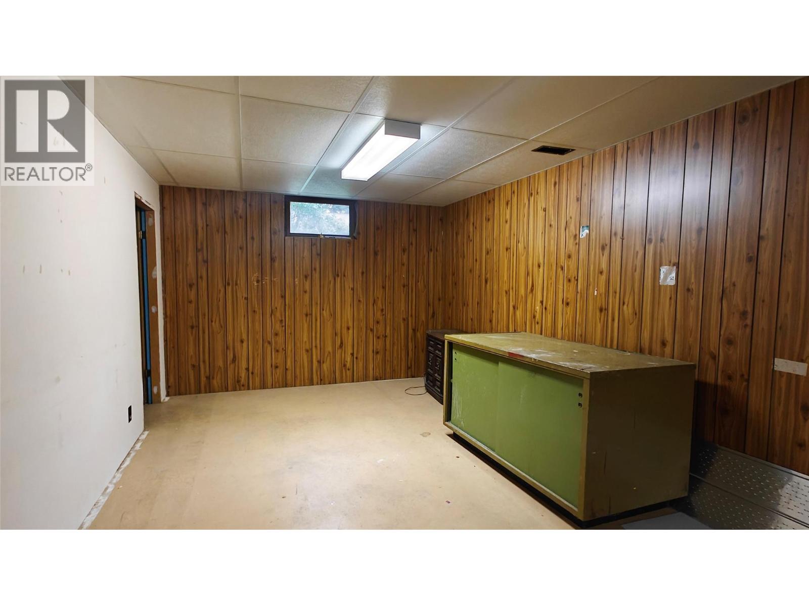 610 7th Avenue - Image 24