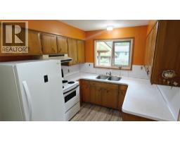610 7th Avenue, Montrose, BC V0G1P0 Photo 13