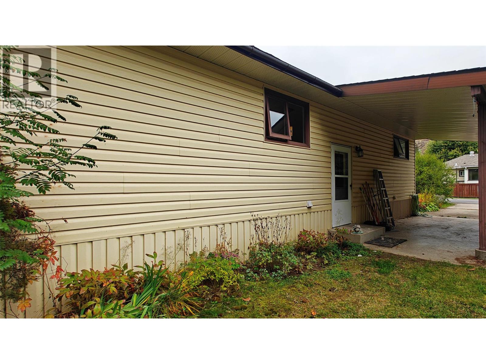 610 7th Avenue - 29