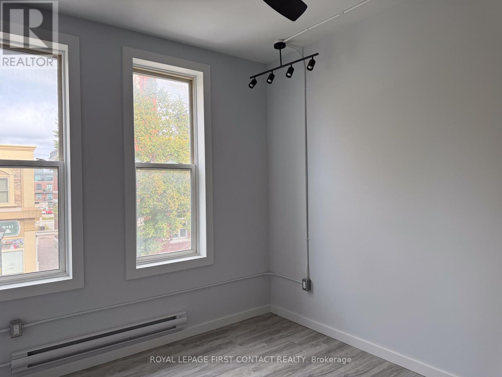 A-23 Peter Street, Orillia photo 9