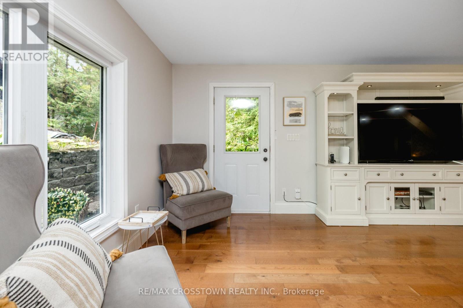 4454 Rosalyn Drive, Severn photo 16
