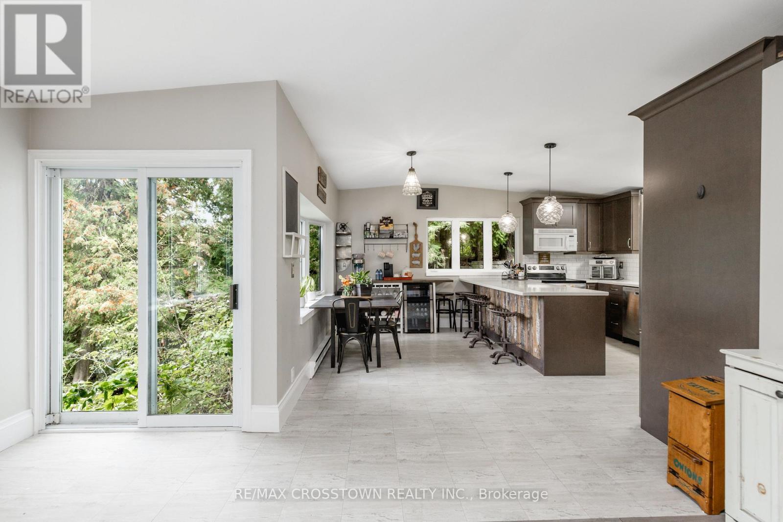 4454 Rosalyn Drive, Severn photo 24
