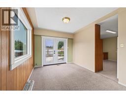 Living room - 828 Mcbride Street, Kamloops, BC V2B5S3 Photo 9
