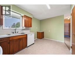 Primary Bedroom - 828 Mcbride Street, Kamloops, BC V2B5S3 Photo 13
