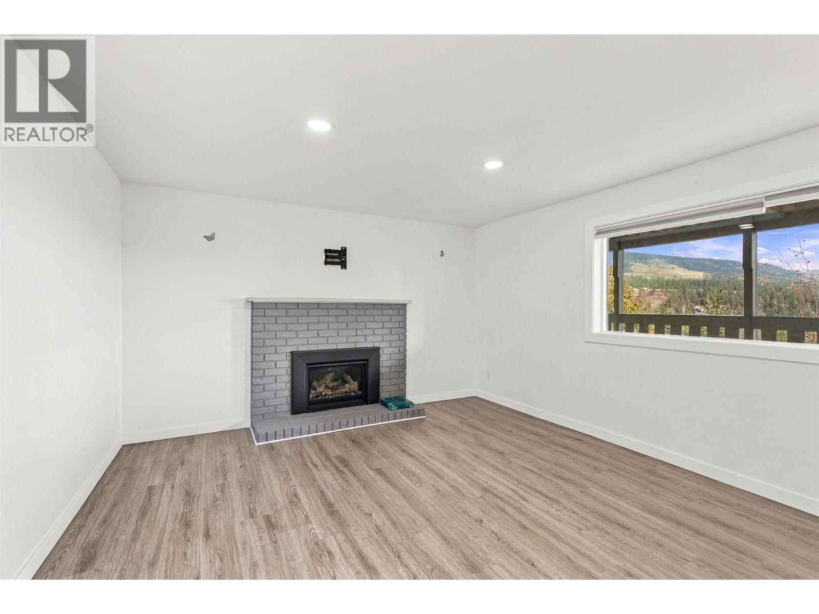 3273 McLeod Road - 37