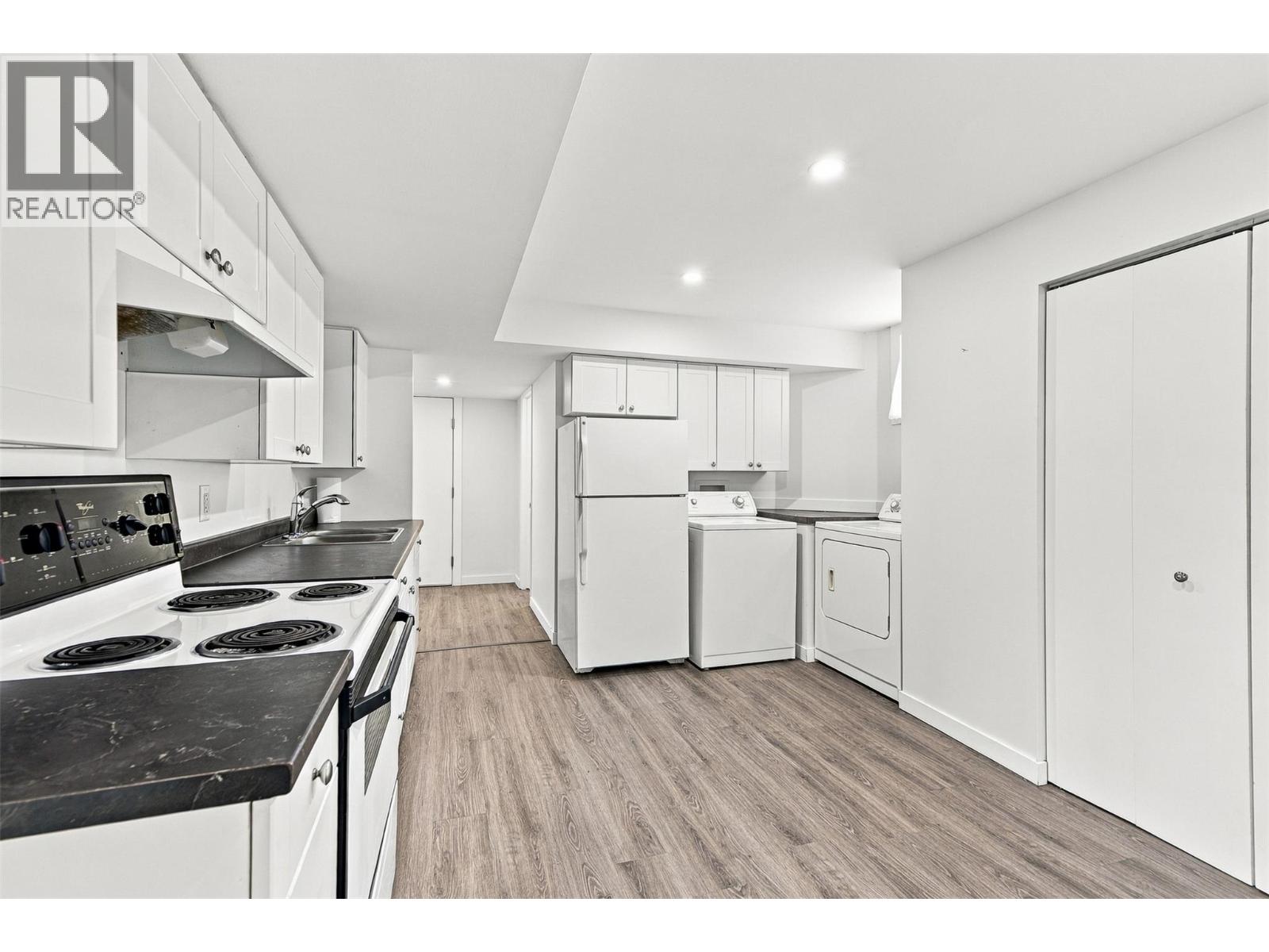3273 McLeod Road - 40