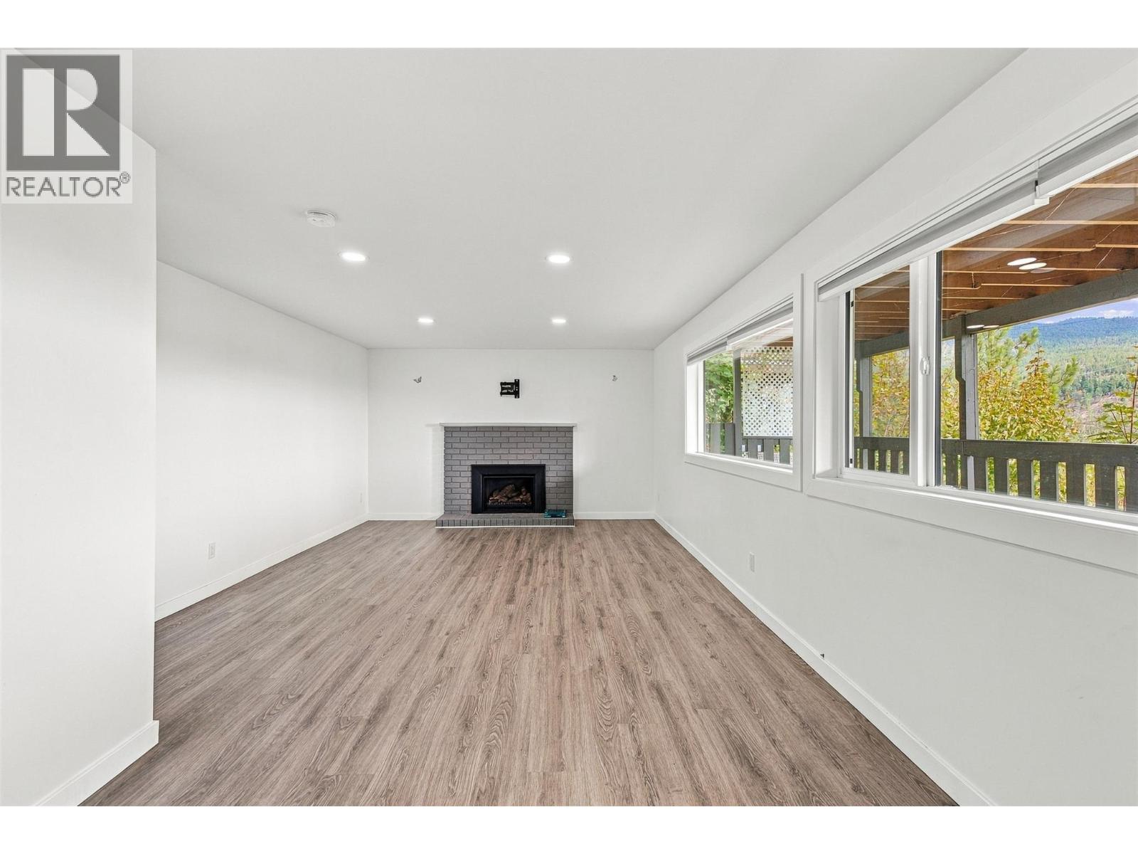 3273 McLeod Road - 35