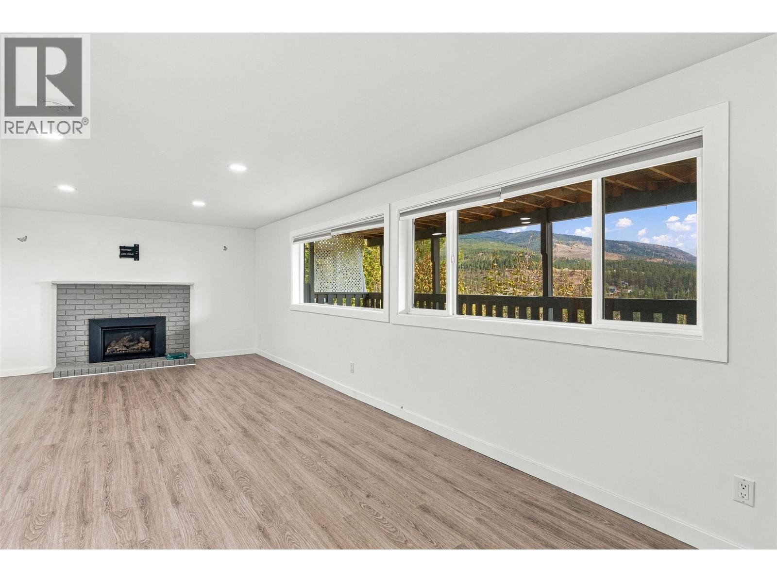 3273 McLeod Road - 36