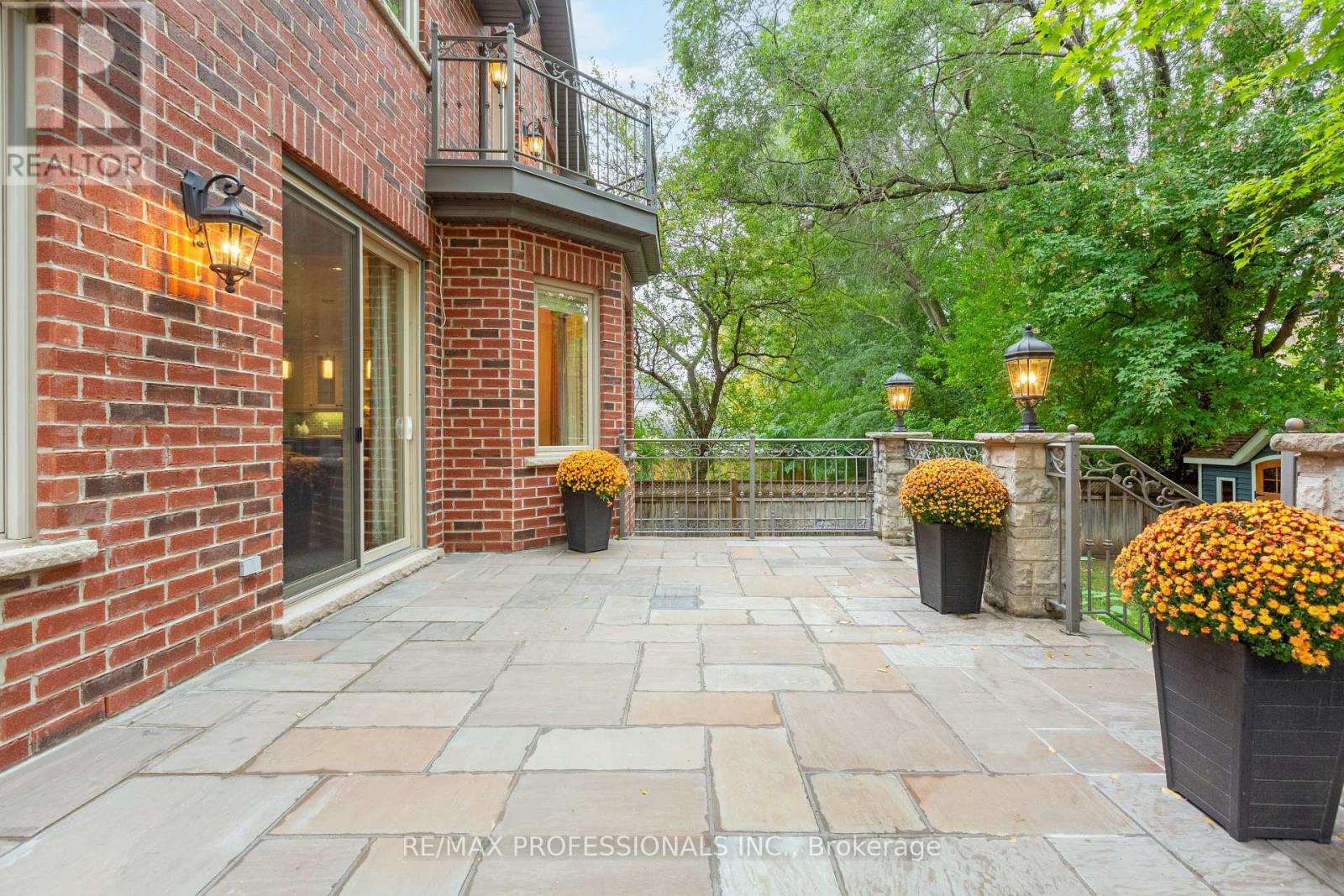18 HILLCROFT DRIVE - Image 42