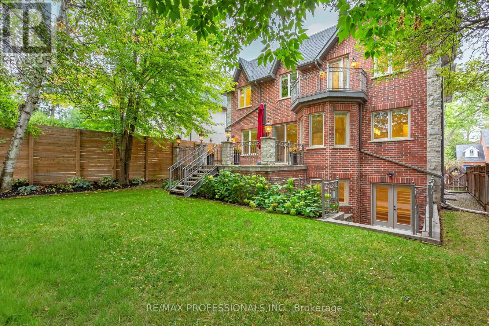 18 HILLCROFT DRIVE - Image 45