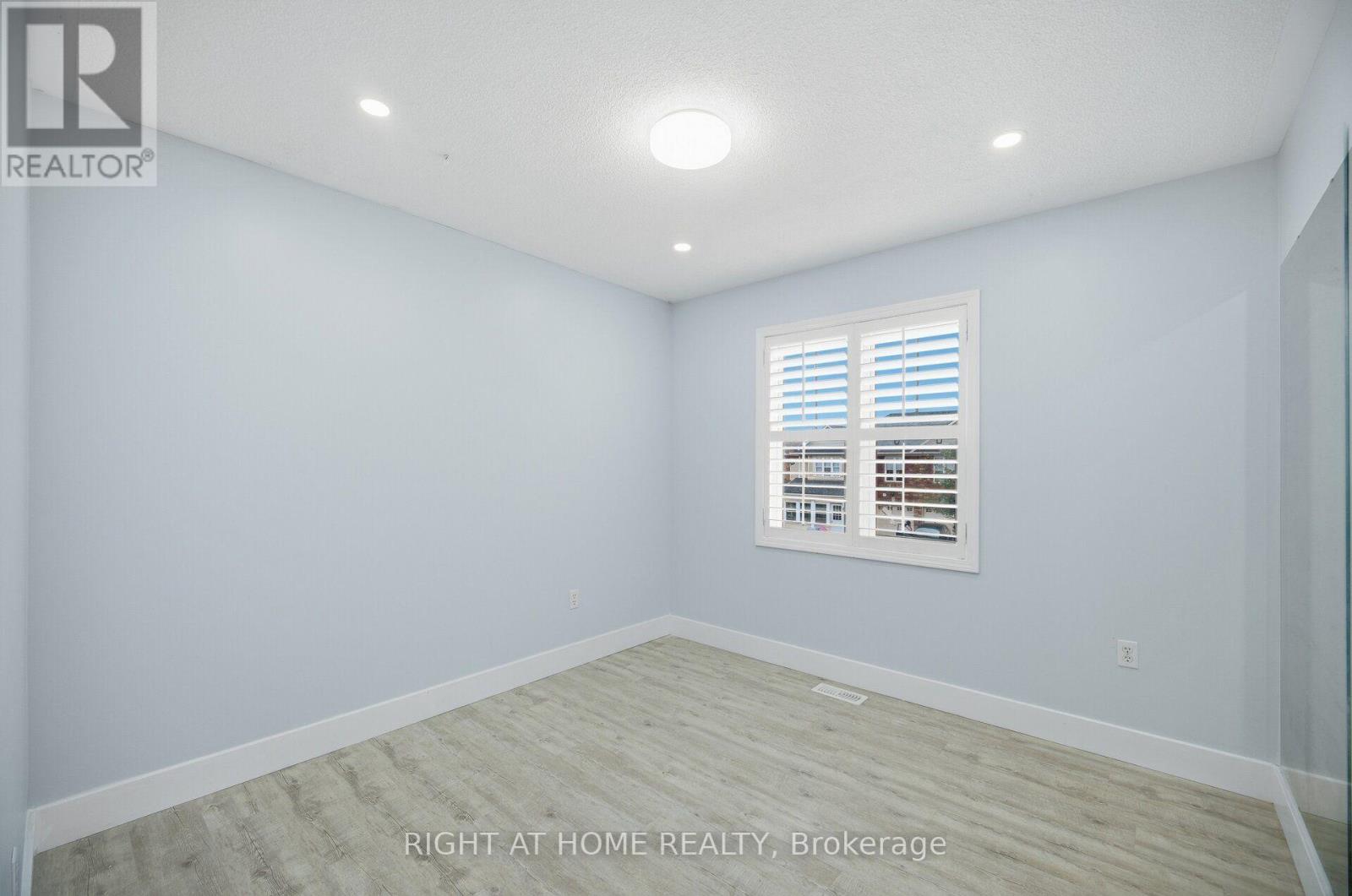 355 BRISDALE DRIVE - 27