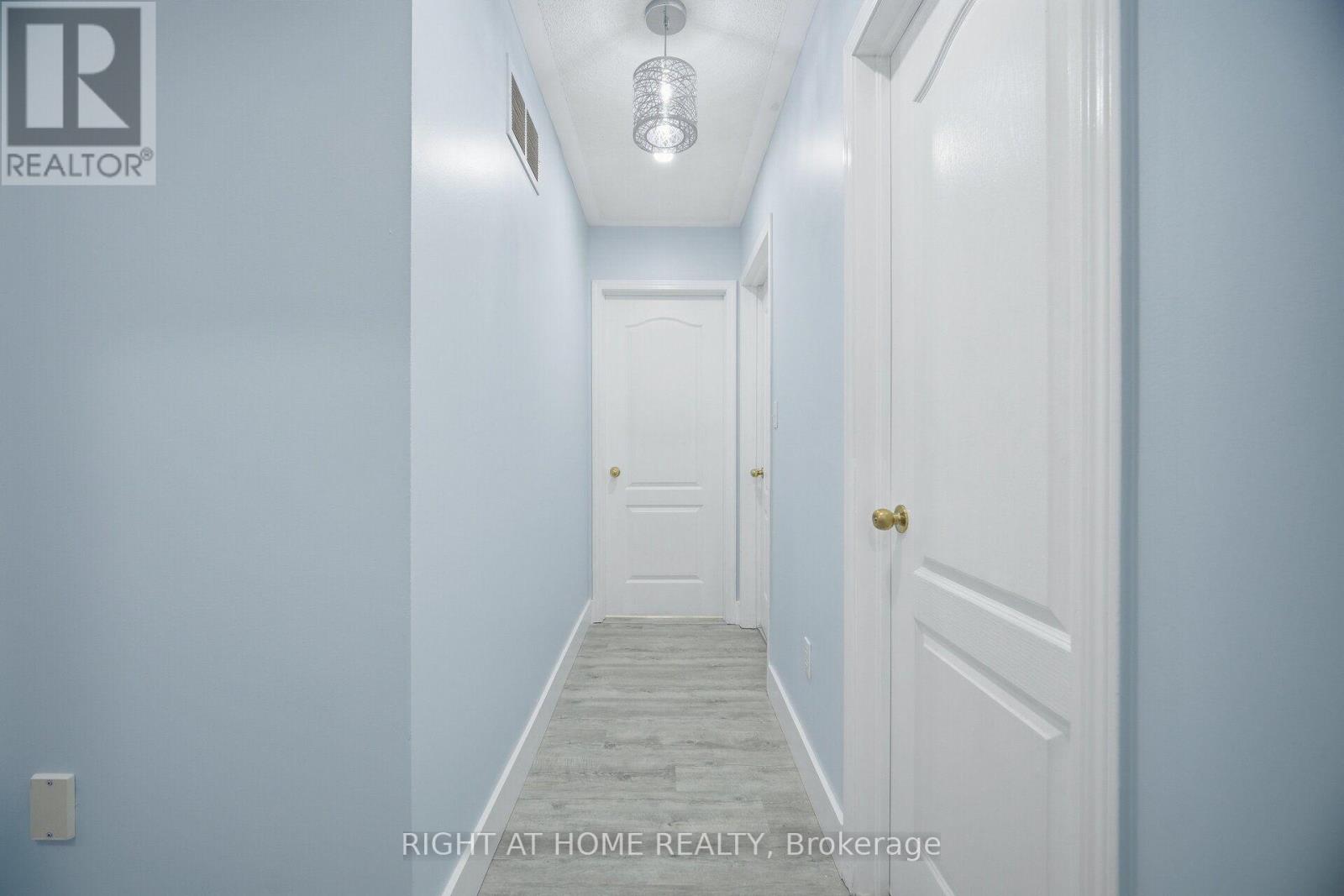 355 Brisdale Drive, Brampton, ON photo 31