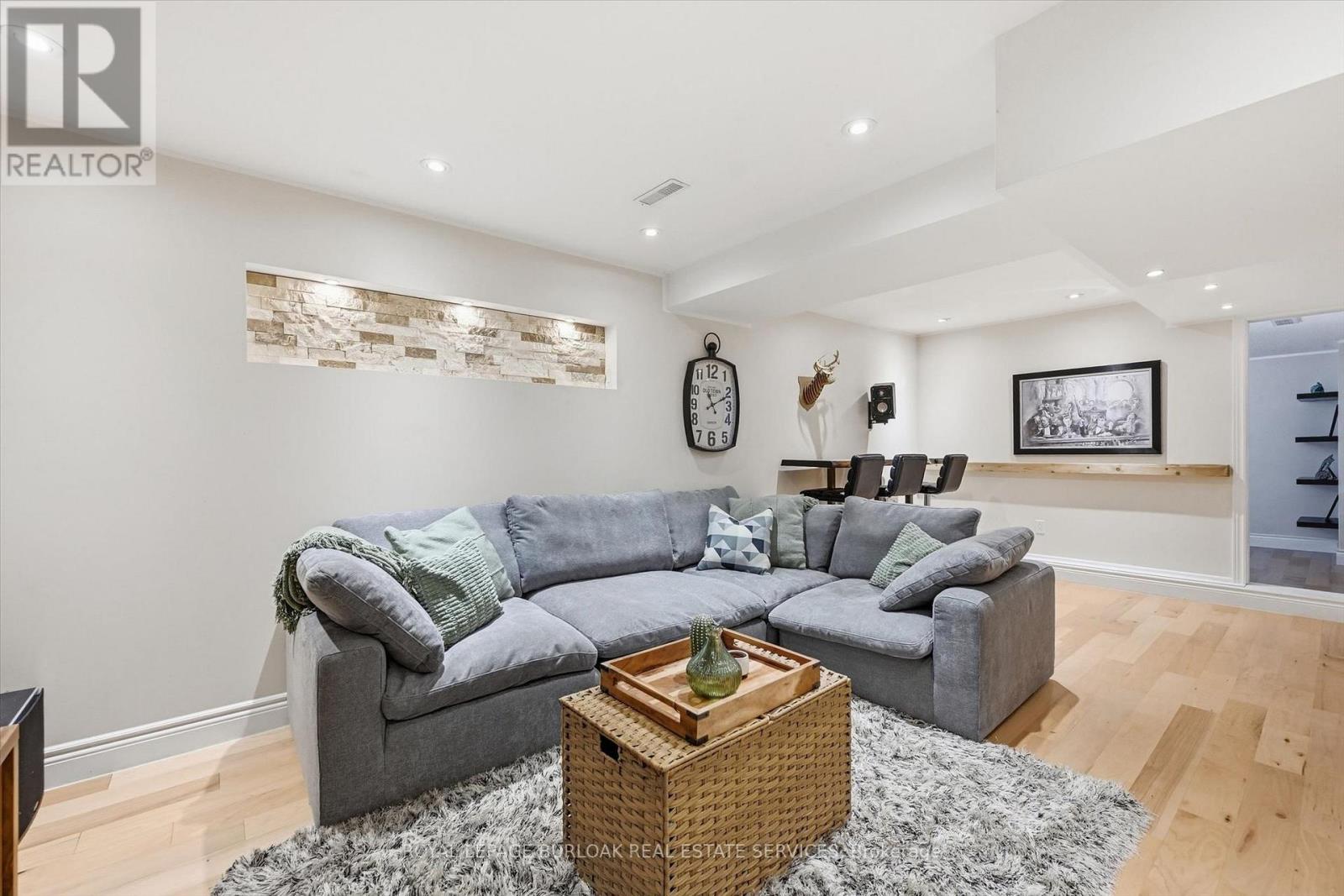 5474 SCHUELLER CRESCENT - Image 36