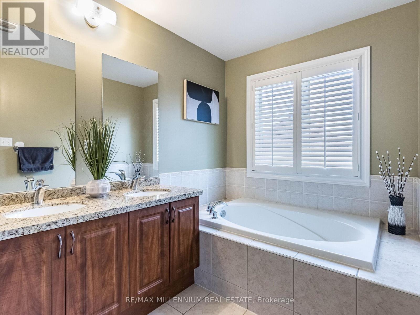 172 PEFFERLAW CIRCLE - 22