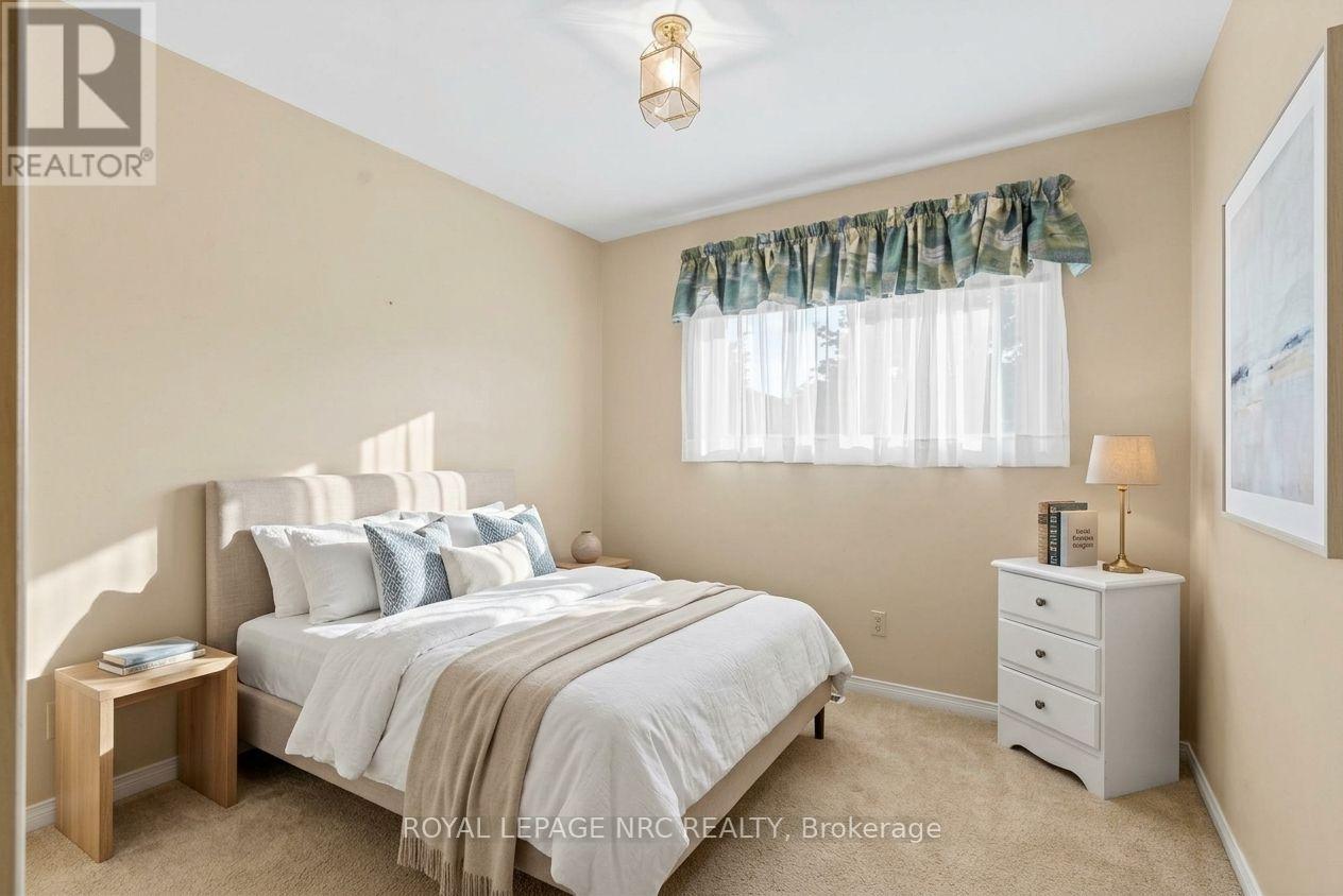 13 HARDWOOD GROVE - Image 19