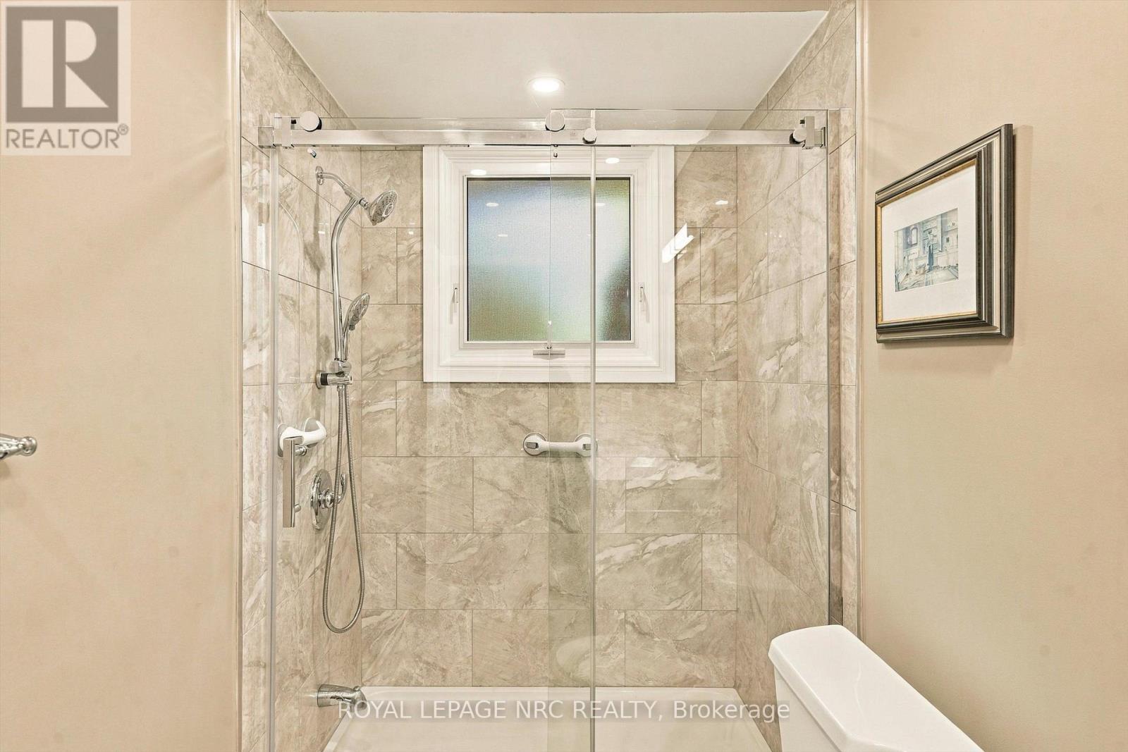 13 HARDWOOD GROVE - Image 26