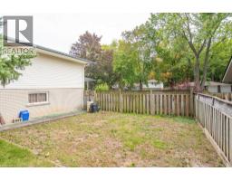 Living room - 132 Forest Hill Drive, Kitchener, ON N2M4G3 Photo 13