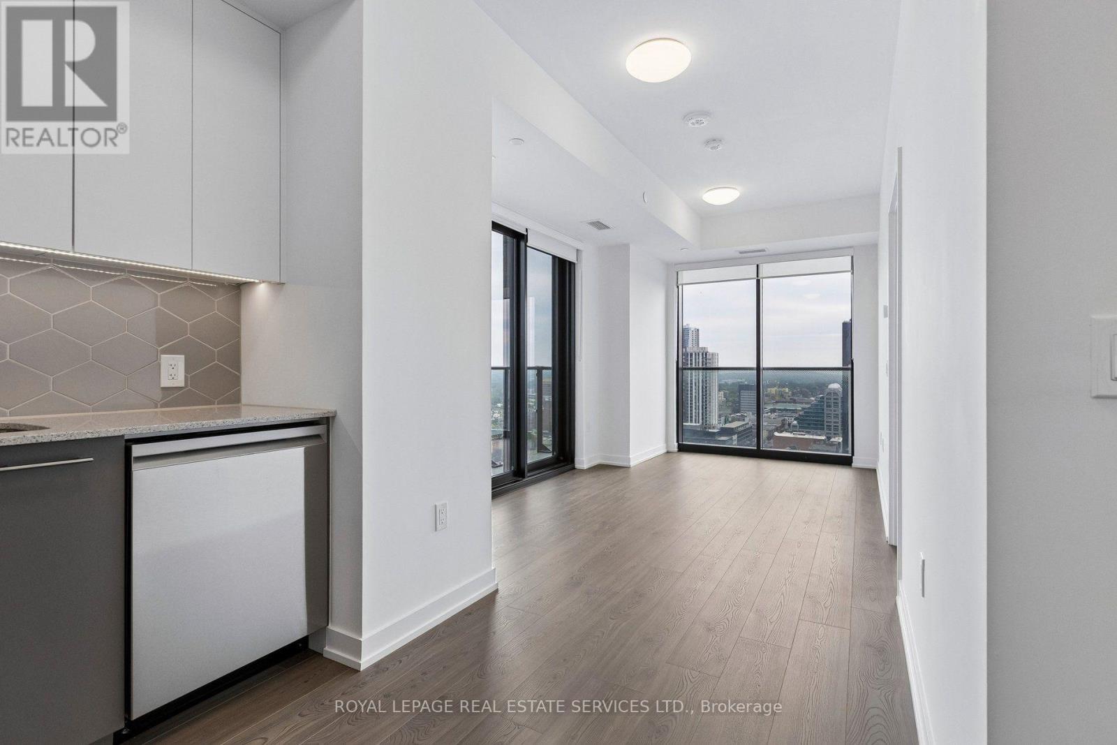 30 Francis Street South — photo 15
