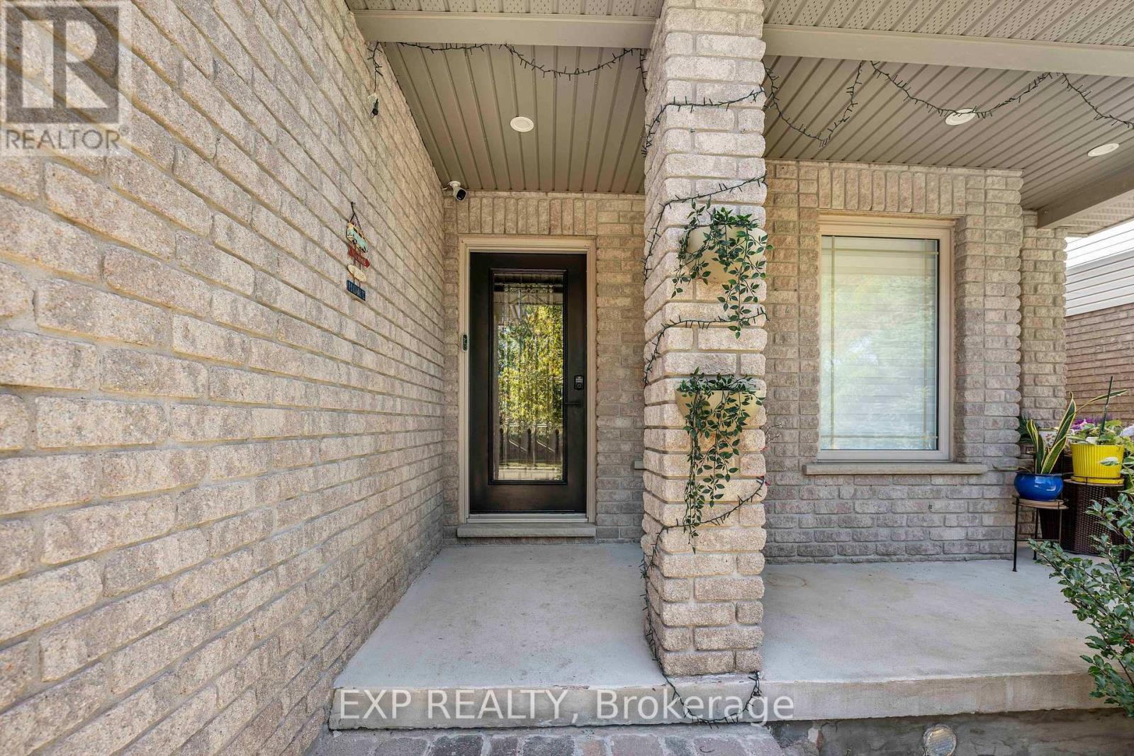577 WATERTON DRIVE — photo 3