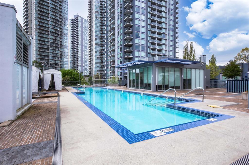 2510 13750 100 AVENUE, Surrey - Image 1
