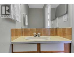 101 Baile Close, Red Deer, AB T4R1R5 Photo 21