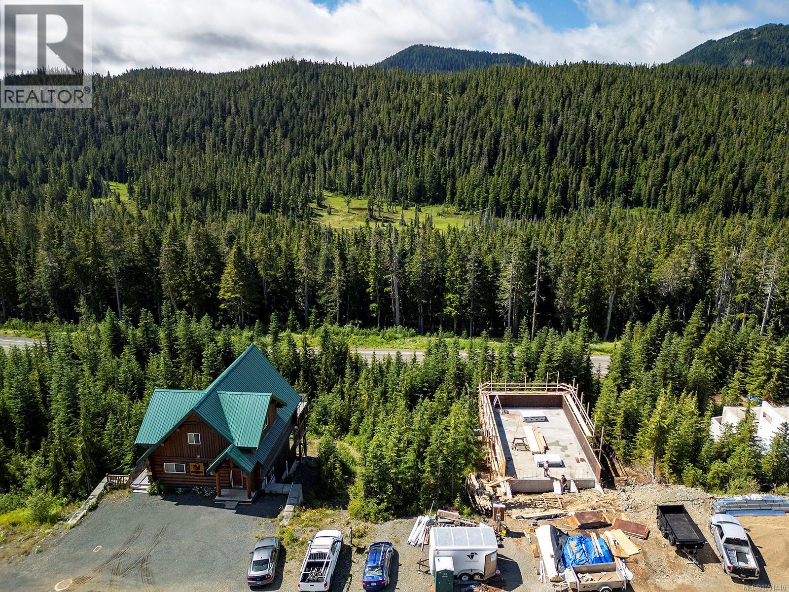 625 ARROWSMITH Ridge, Courtenay