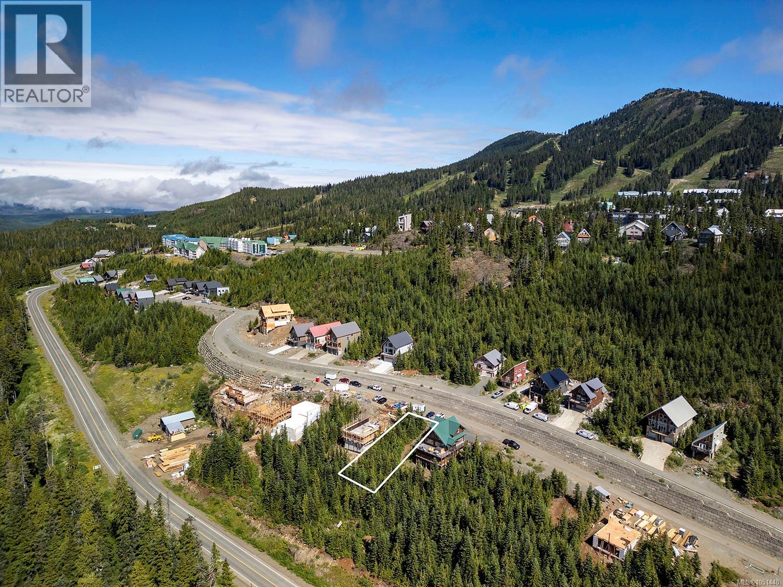 625 ARROWSMITH Ridge, Courtenay