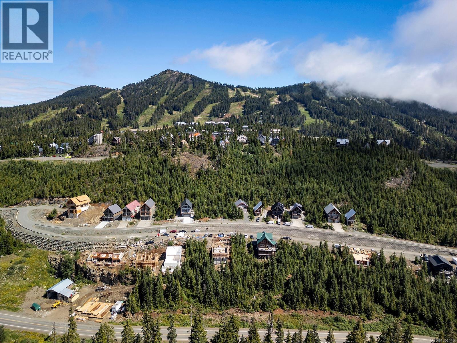 625 ARROWSMITH Ridge, Courtenay