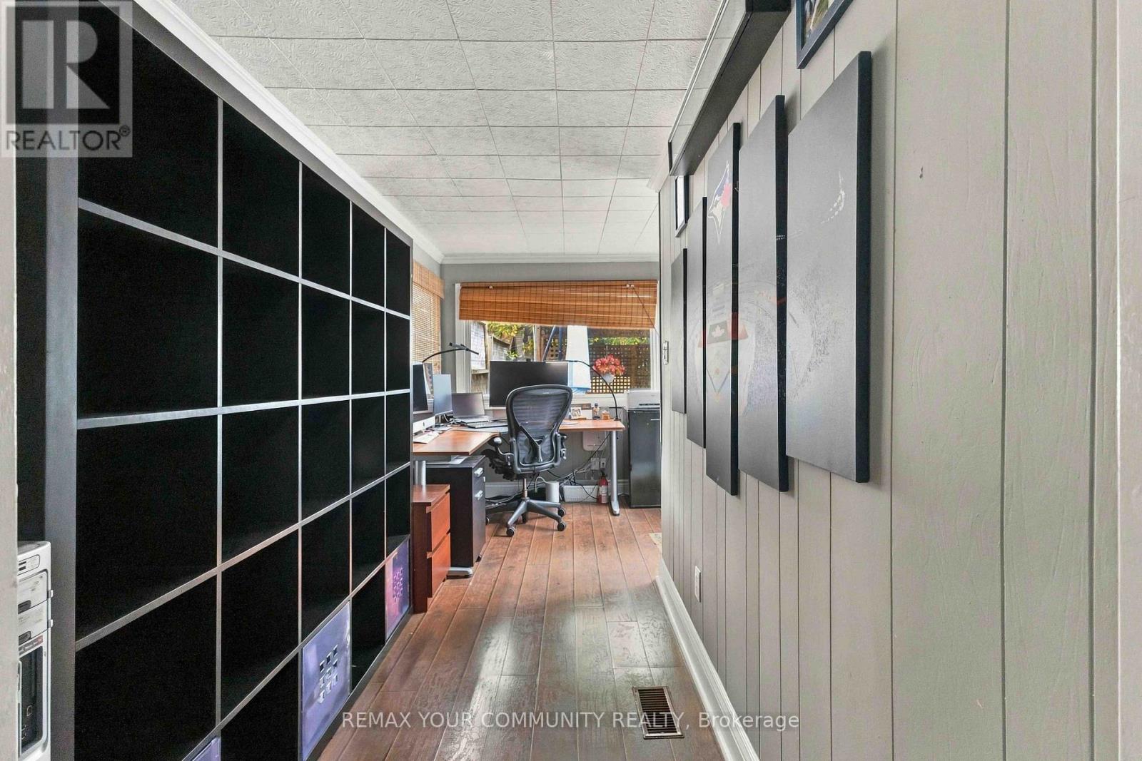 318 Mary Street West — photo 14