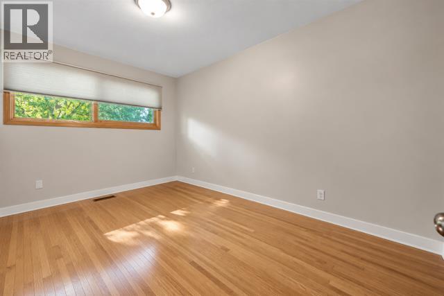 1415 Rosehill Drive NW - 11