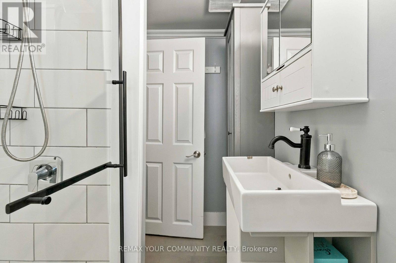 318 Mary Street West — photo 19