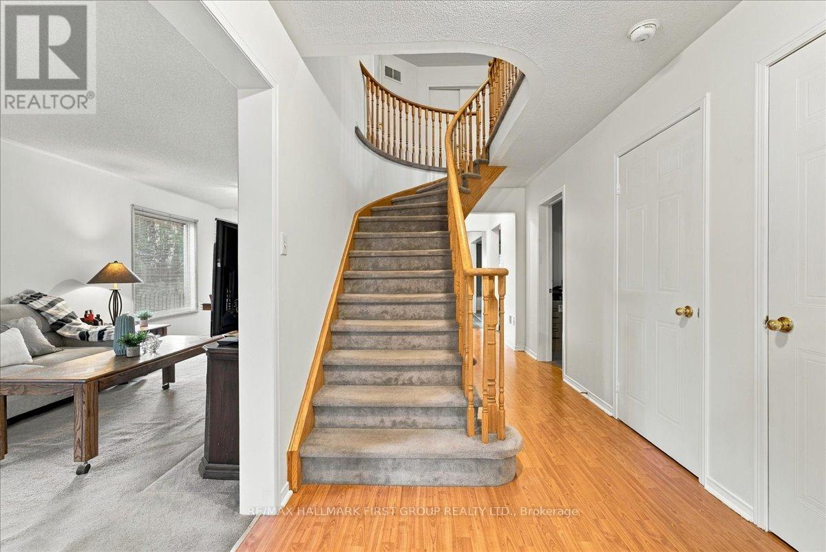 989 Deer Valley Drive, Oshawa, ON photo 7