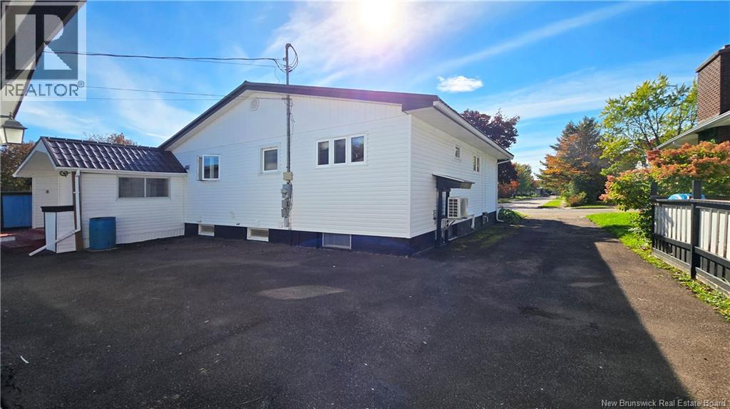197 Ayer Avenue - Image 37