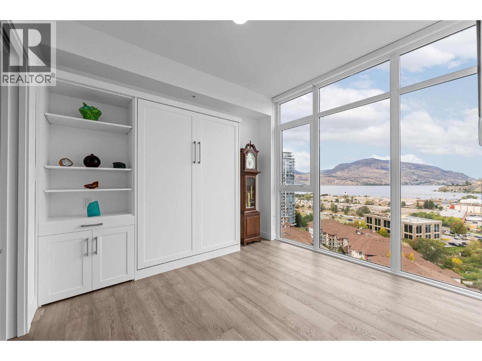 #1504 1151 Sunset Drive - 33