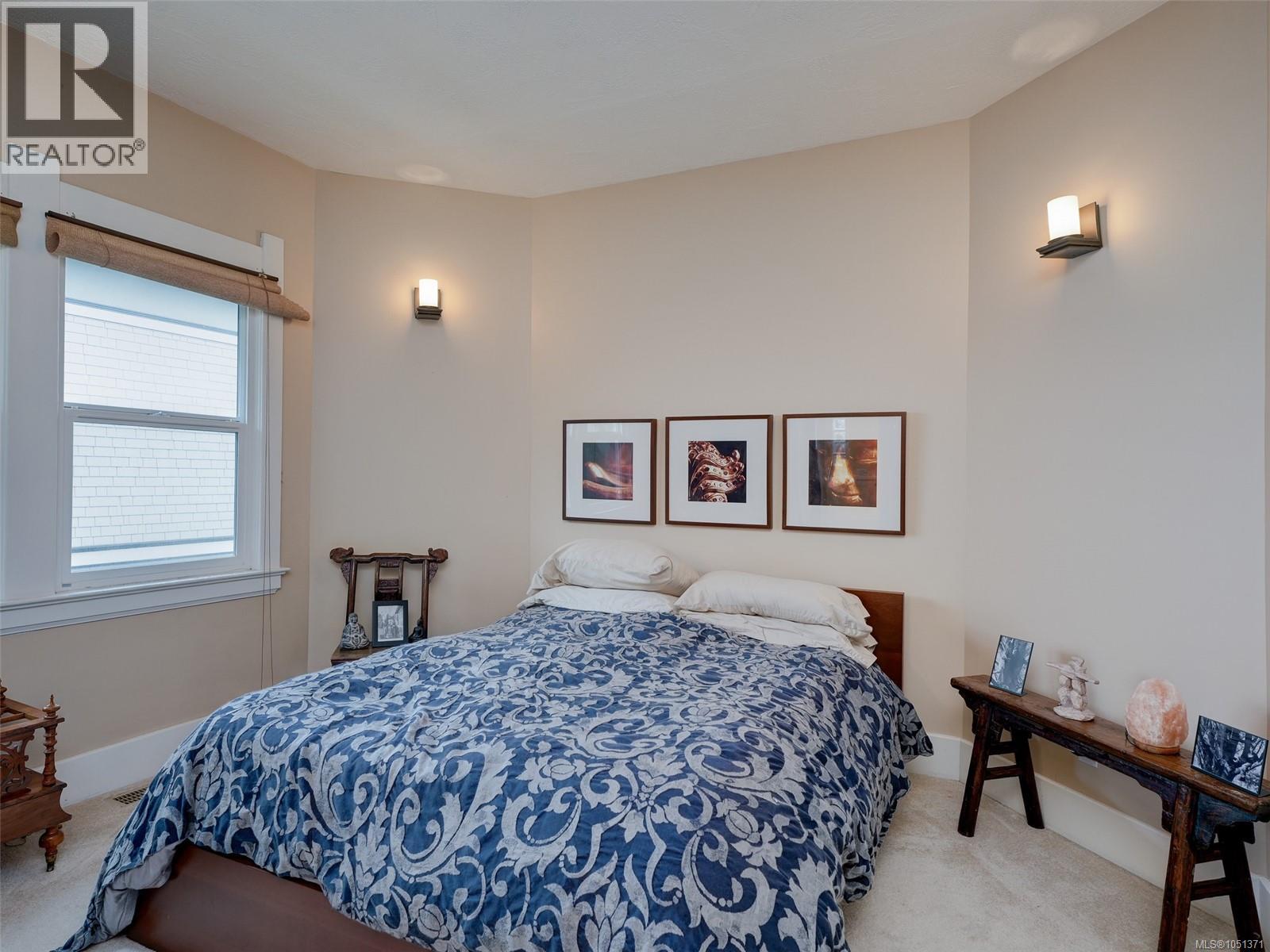 1240 Victoria Ave - 10