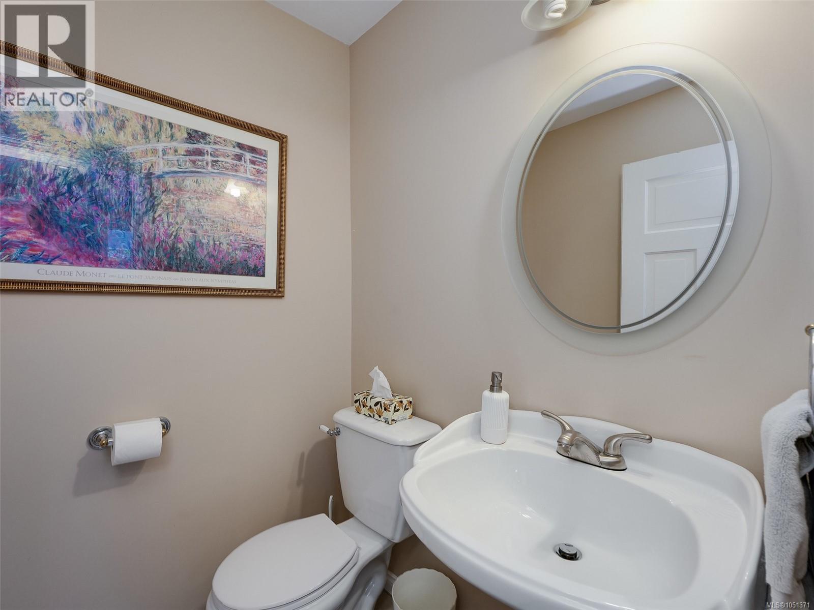 1240 Victoria Avenue, Oak Bay