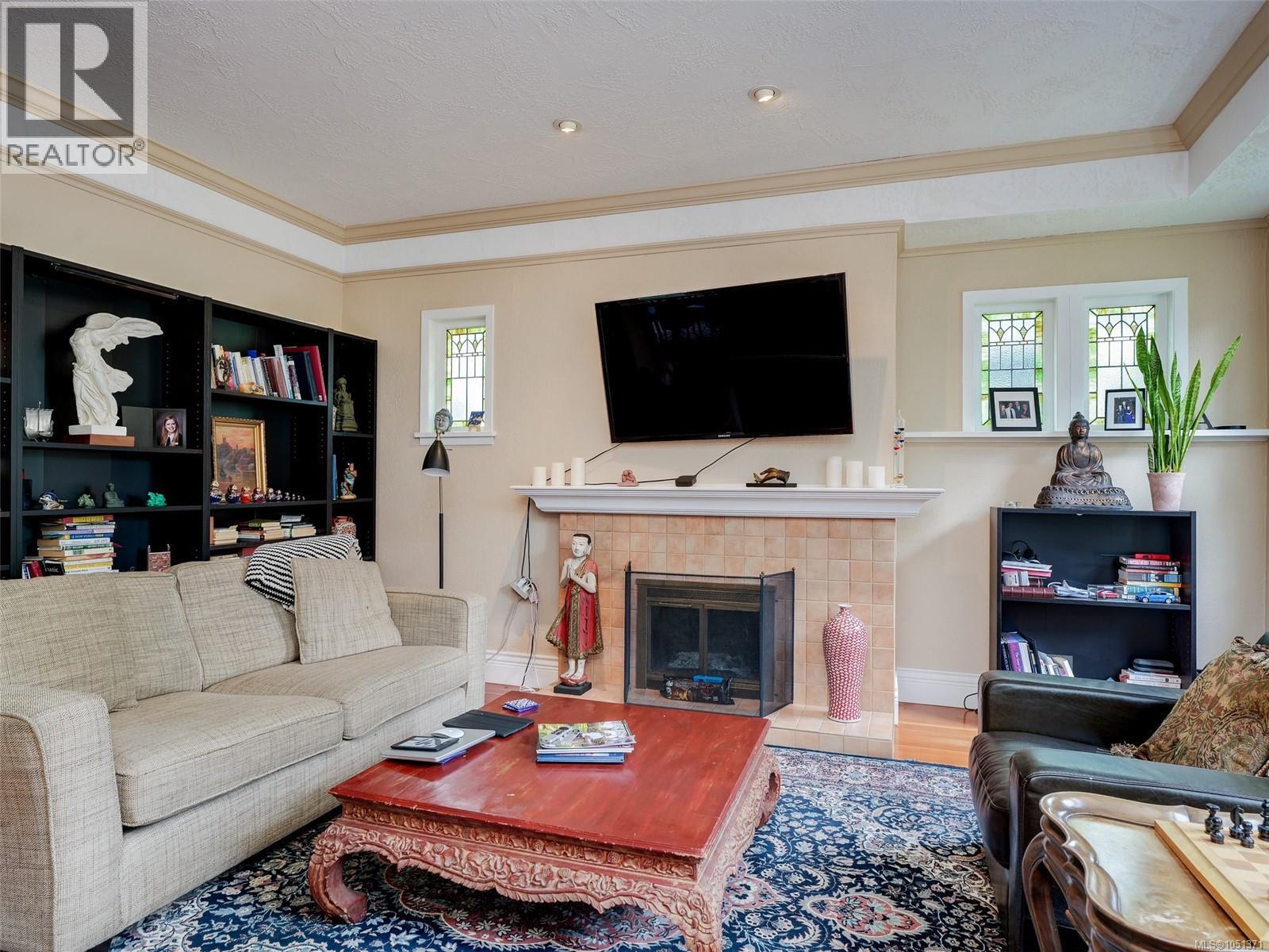  1240 Victoria Avenue, Oak Bay