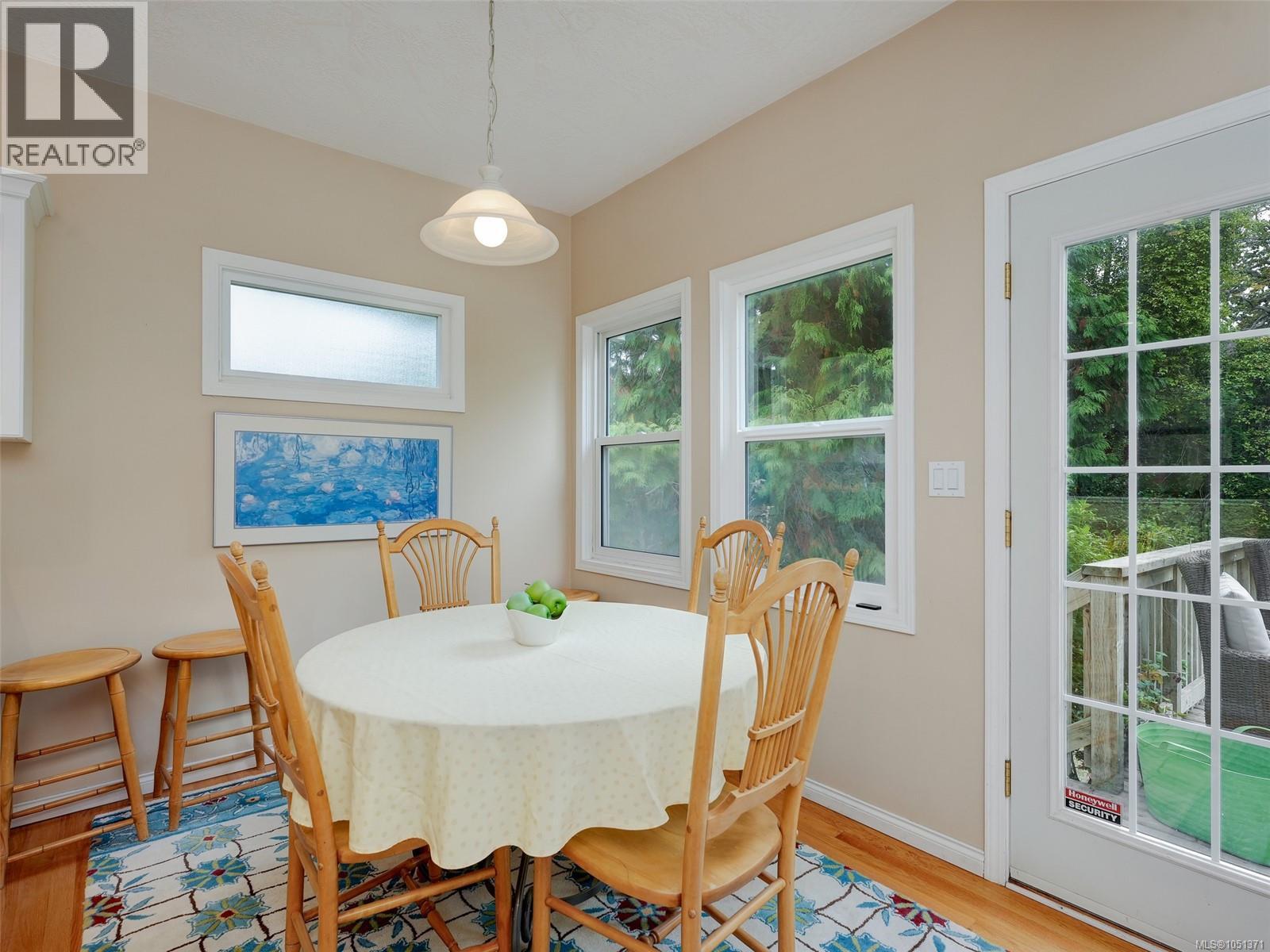 1240 Victoria Ave - 9