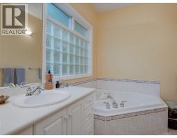 Ensuite - 1240 Victoria Ave, Oak Bay, BC V8S4P2 Photo 12