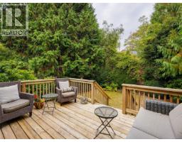 1240 Victoria Ave, Oak Bay, BC V8S4P2 Photo 21
