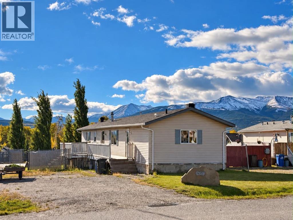 264 Mawdsley Crescent - 1