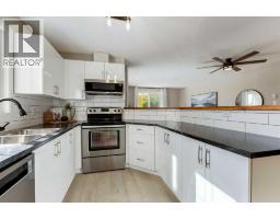 Living room - 4226, 10 Prestwick Bay Se, Calgary, AB T2Z0B4 Photo 8