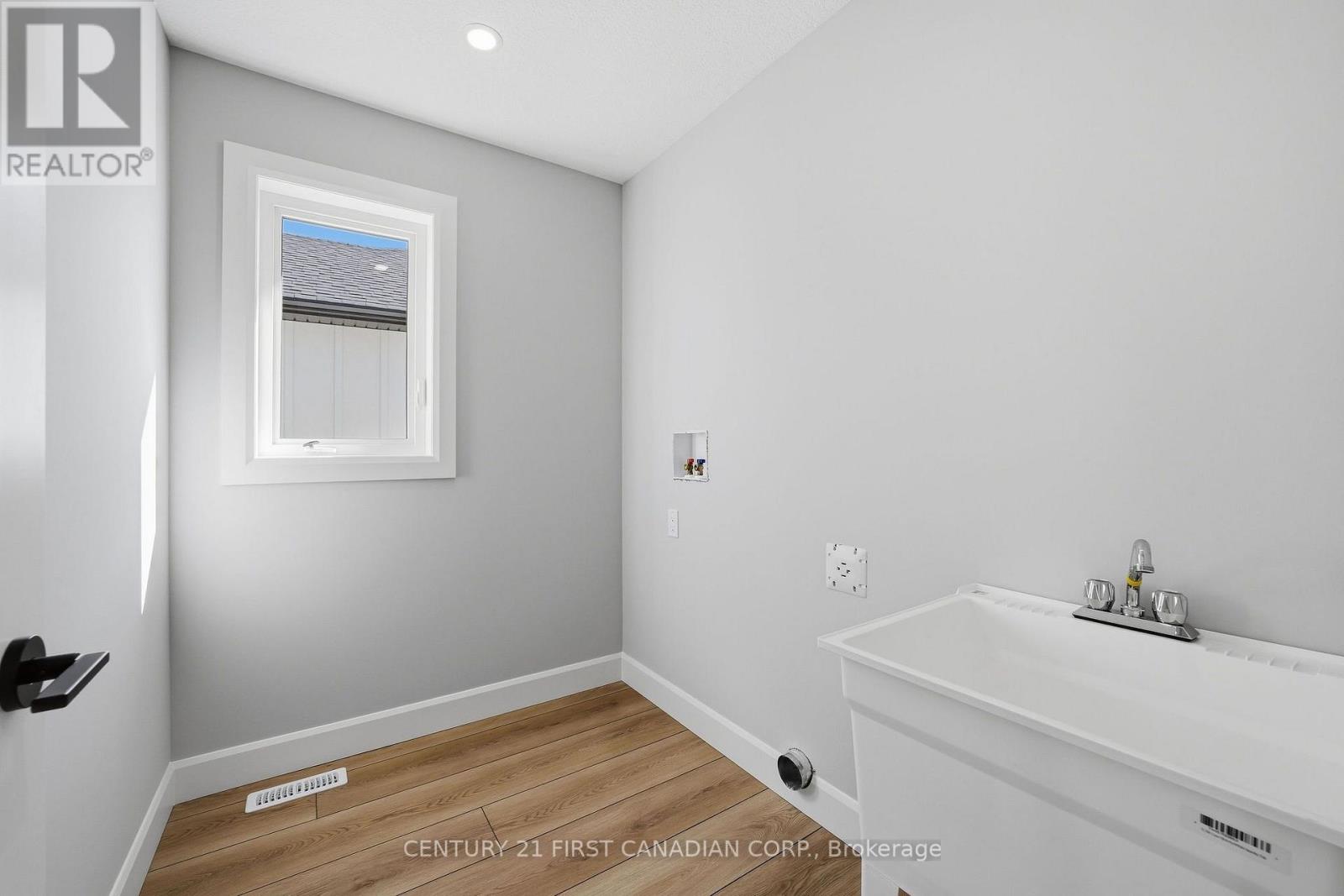 132 ADDISON AVENUE - Image 27