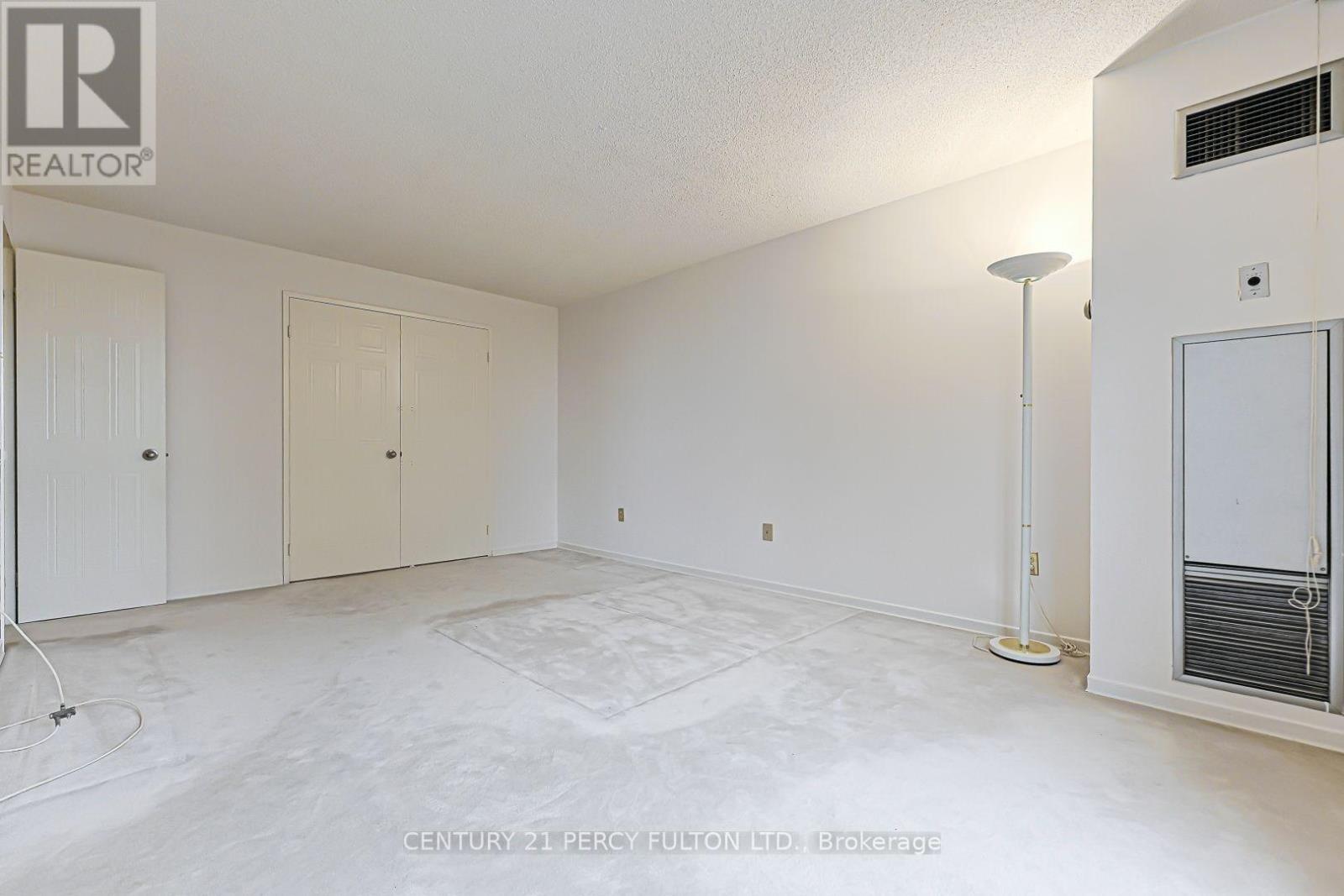 #907 5 KENNETH AVENUE - 17