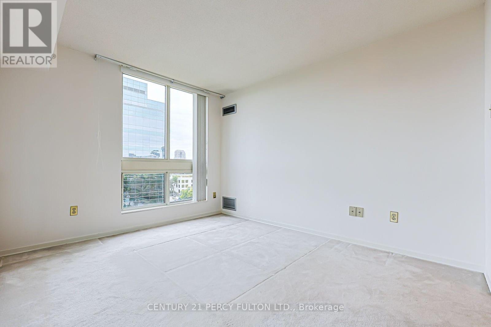 #907 5 KENNETH AVENUE - 19
