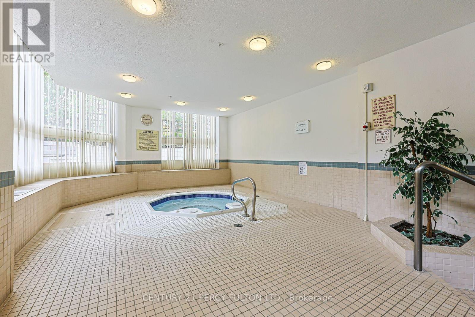 #907 5 KENNETH AVENUE - 22