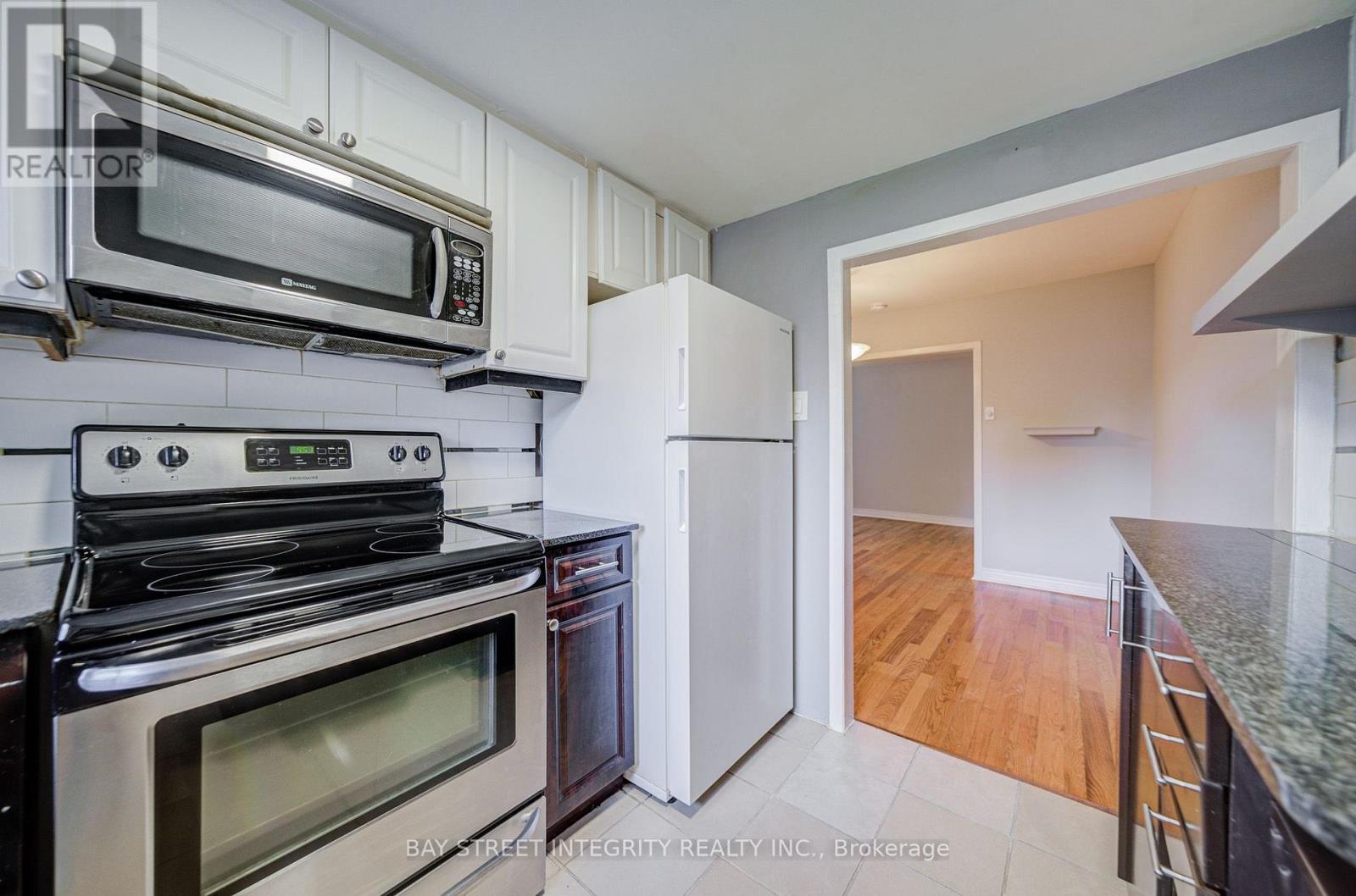19 ROBINSON AVENUE - Image 23