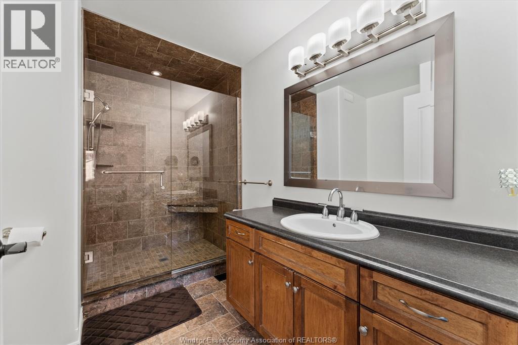 523 GOLFVIEW - Image 22