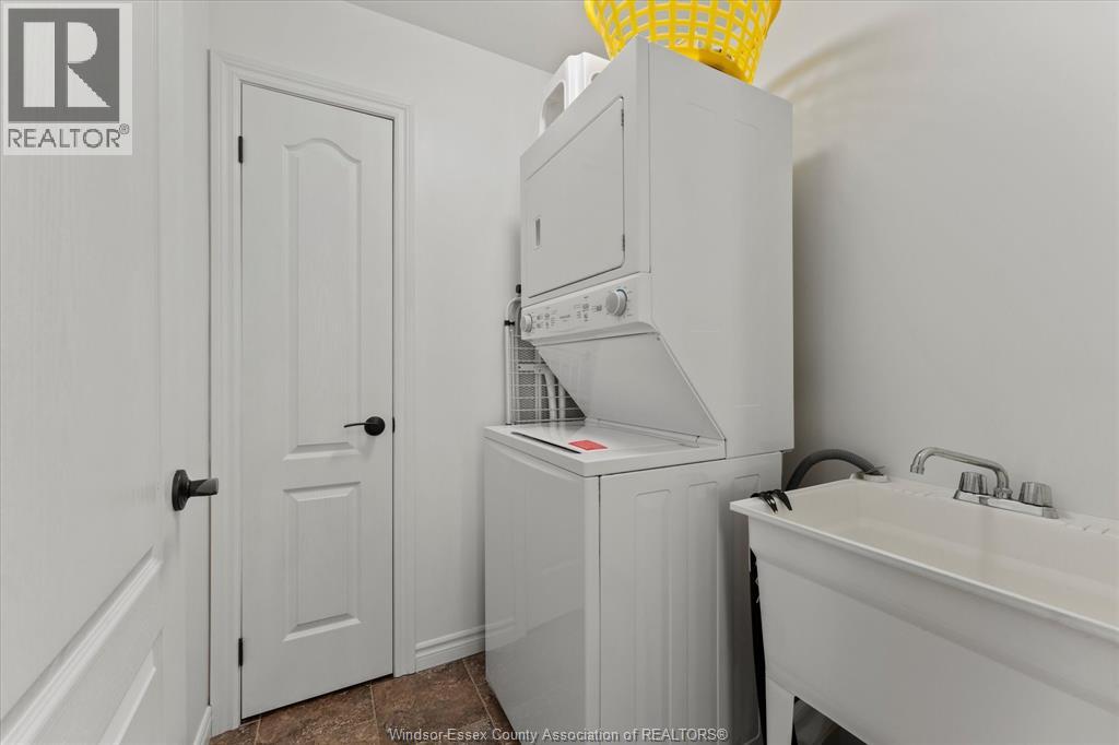 523 GOLFVIEW - Image 24